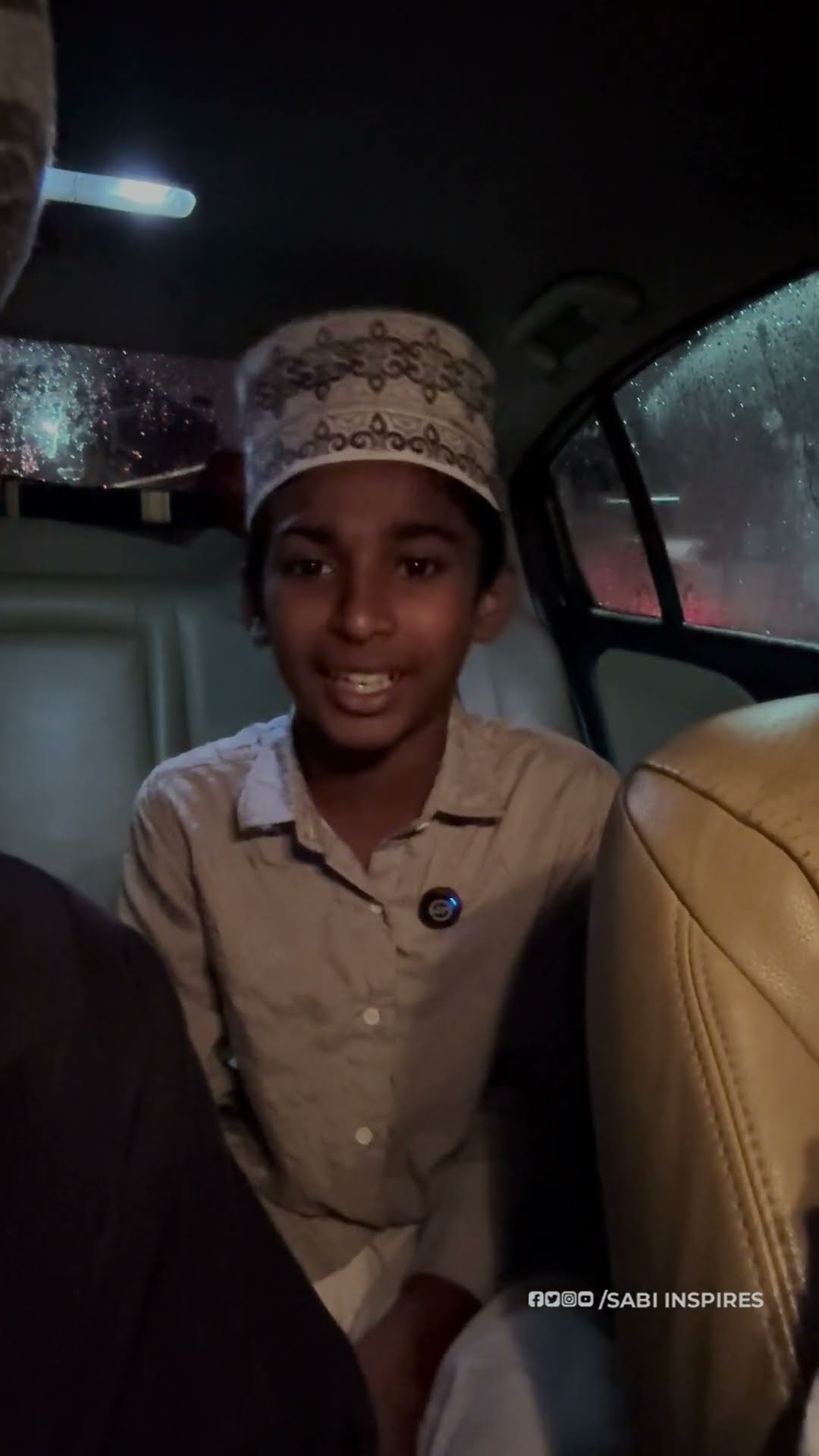 നാട്ടിന്ന് മടങ്ങുമ്പോൾ അന്ന് പാട്ട് പാടിയ ആ ചെക്കനെ കണ്ട് സർപ്രൈസ് കൊടുത്തപ്പോൾ?